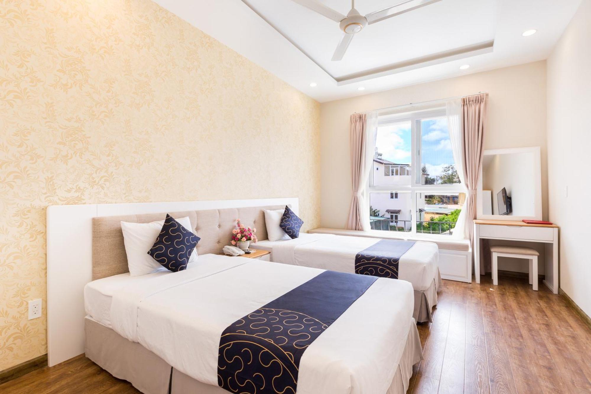 Hotel Saigon's Book