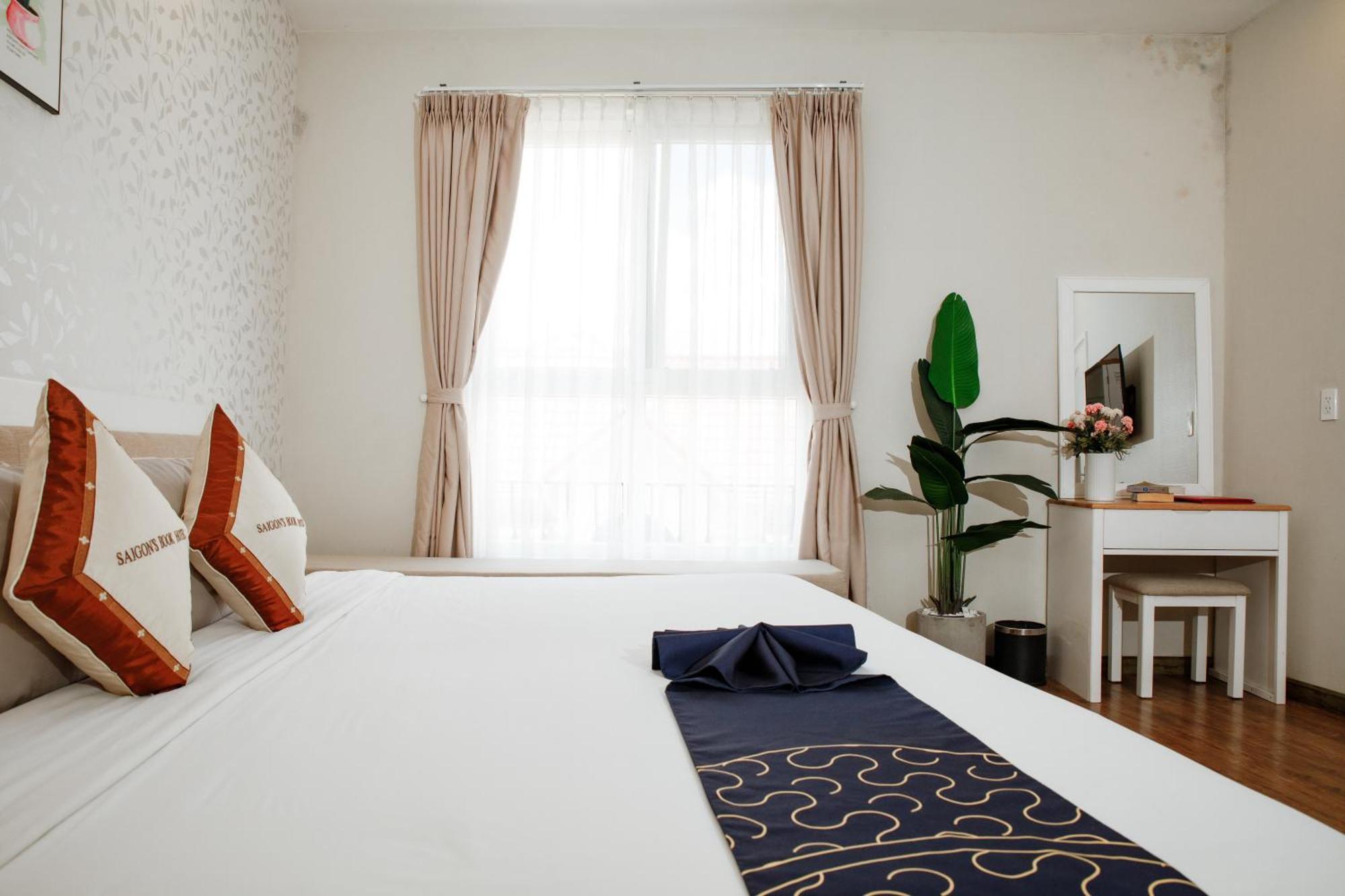 Hotel Saigon's Book